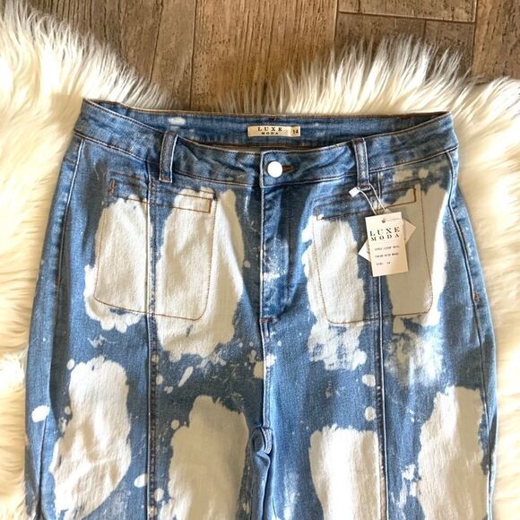 Luxe Moda Flared Jeans - Picture 3 of 10